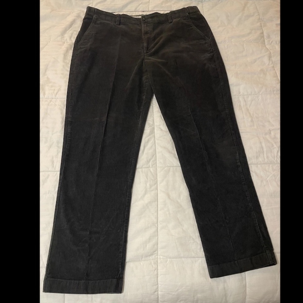 LL Bean Comfort Waist Mens Size 42x34 Black Corduroy Pants Straight Mid Rise EUC